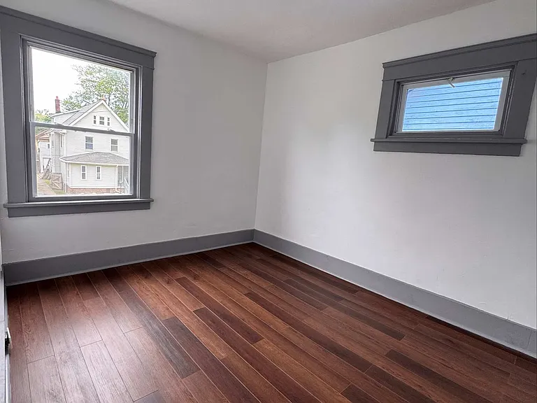 13500 Eaglesmere Ave — Photo 14