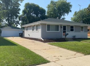 2206 Oregon St, Racine, WI 53405