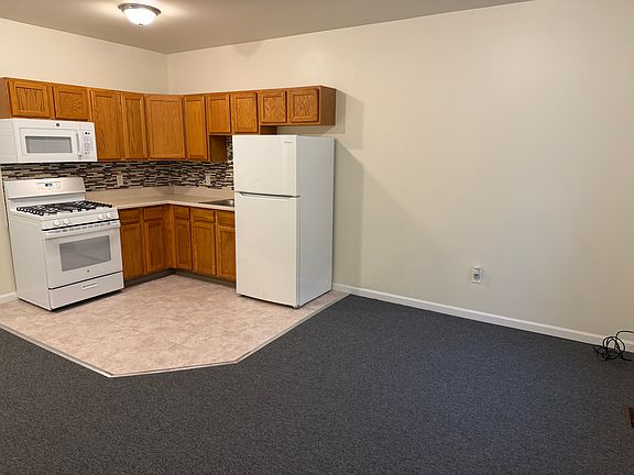 4th image of 6035 Elmwood Ave #1R