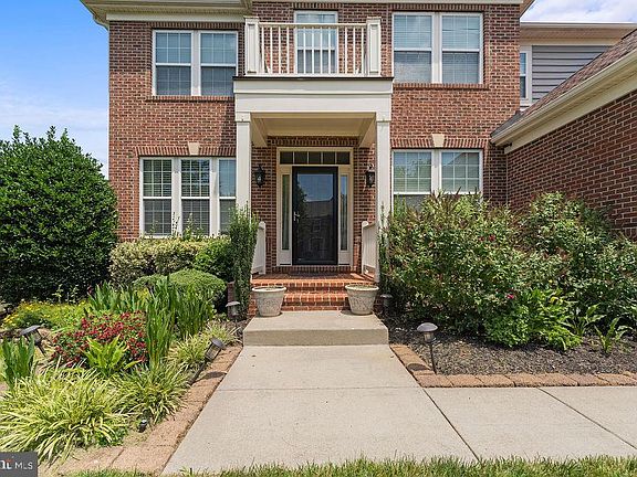 4th image of 1007 W Kensington Cir