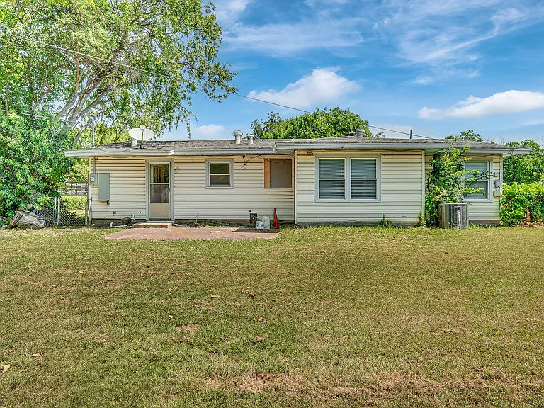 2682 Wasina Dr — Photo 20