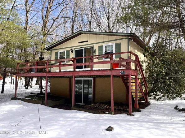 226 Bear Creek Lake Dr, Jim Thorpe, PA 18229