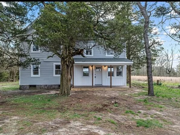 1832 E Buckshutem Rd