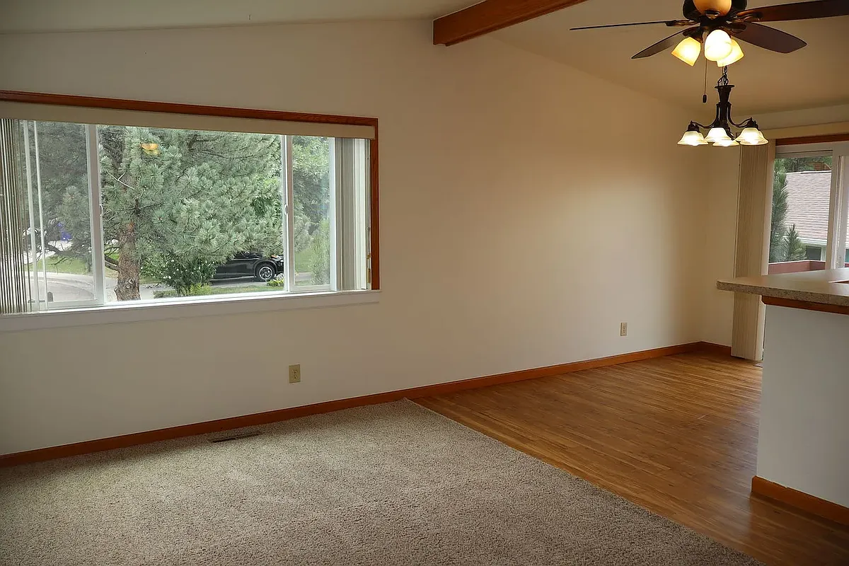 Building Photo - 1841 Wintergreen Pl