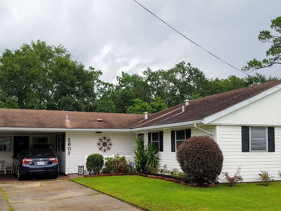 1st image of 2607 Pinewood Dr