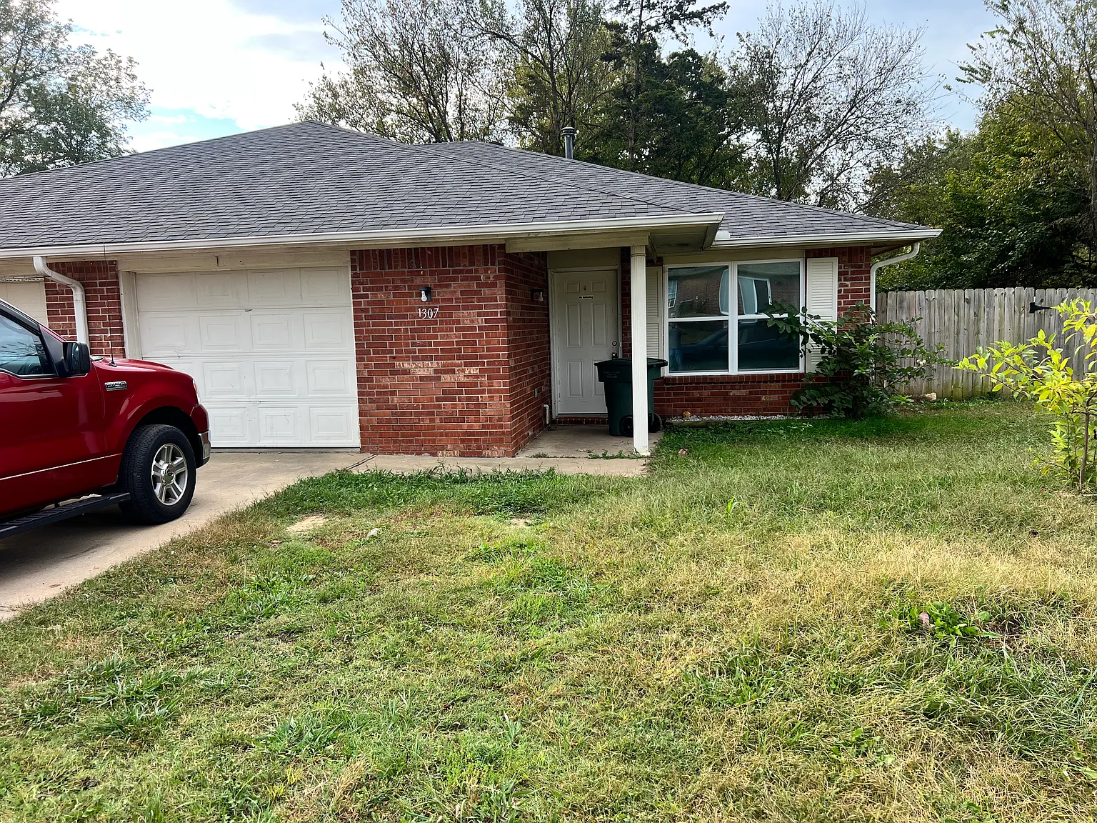 1309 E Fairlane St — Photo 1