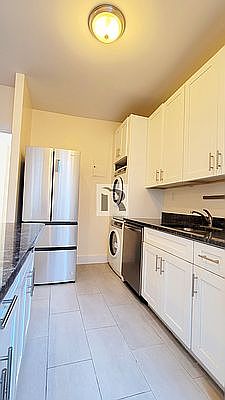 3rd image of 1060 Lafayette Ave #8