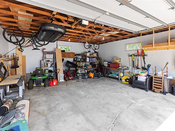 5th image of 1733 White Bear Ave N