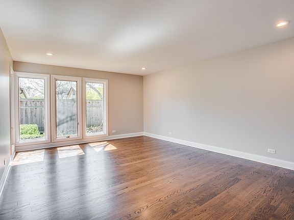 5th image of 1424 Estate Ln