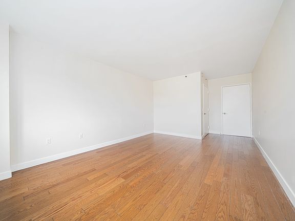 5th image of 7525 153rd St APT 448
