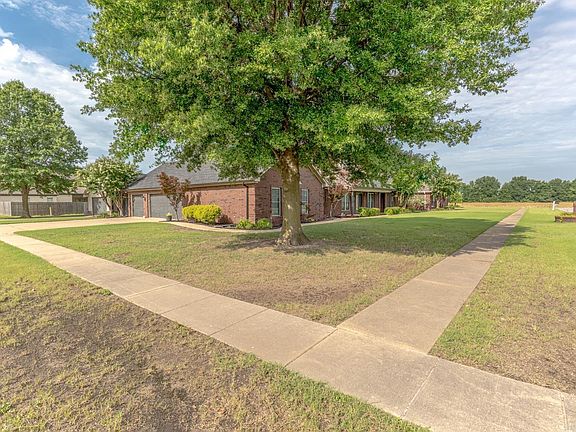 5th image of 401 Penny Dr