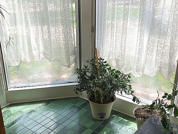 sun ("green") room