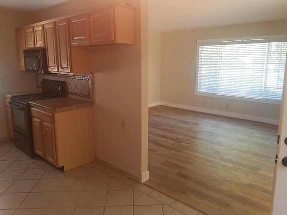 3rd image of 978 Zarick Dr #978