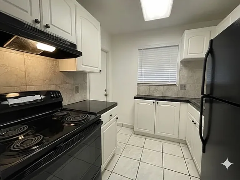 6030 SW 32nd St — Photo 4