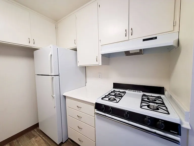 Parks Ave. Apartments — Photo 40