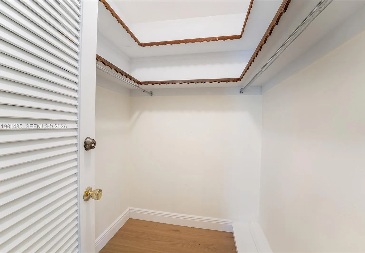 4 bed, 2427 sqft, $5,500 — Photo 4