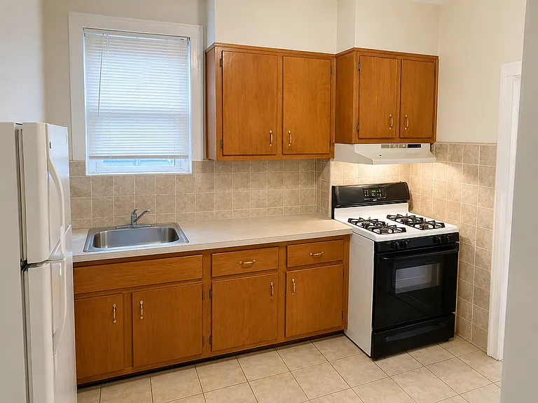 73rd Pl — Photo 1