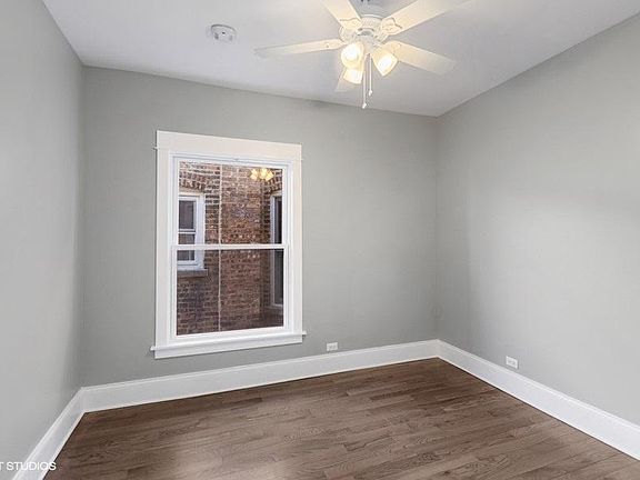 4th image of 4442 N Maplewood Ave #2