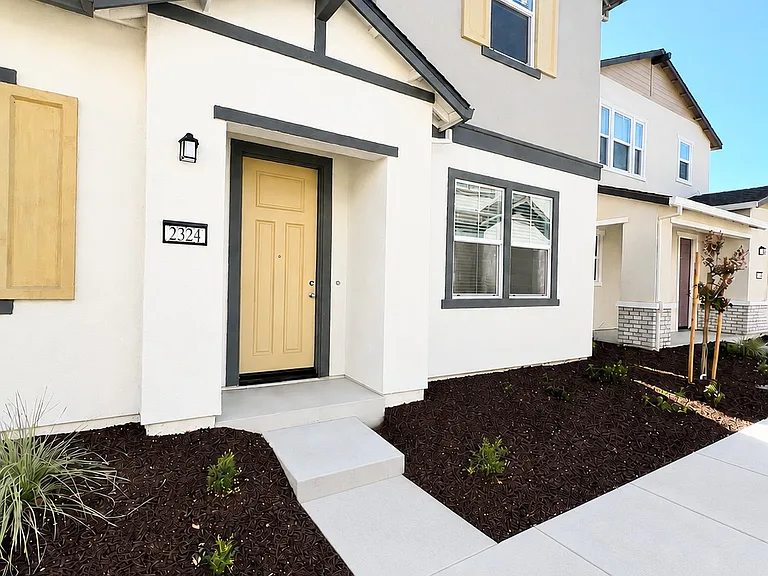 2324 Kaufman Ln — Photo 1