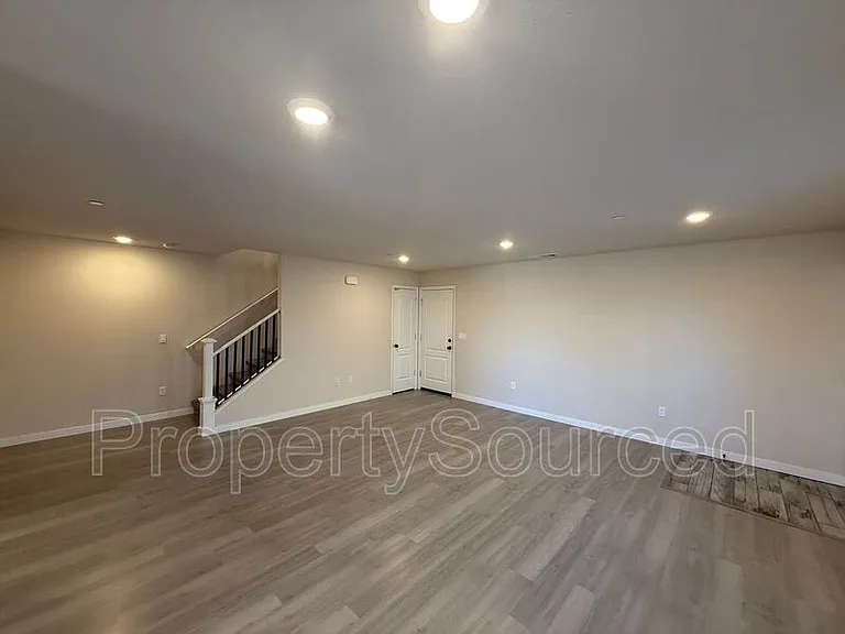 936 W Alameda St #A — Photo 5