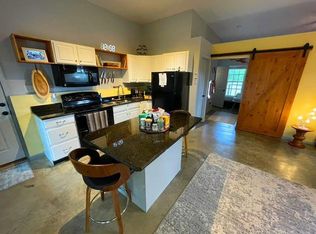 154 Oak Hill Rd, Candler, NC 28715