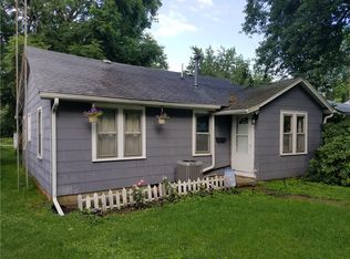 710 Spruce St, Pana, IL 62557
