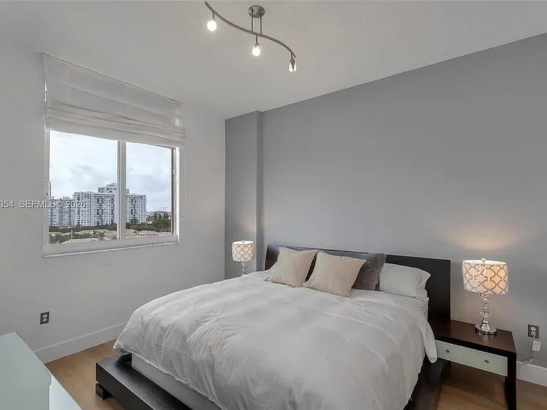 18800 NE 29th Ave #15 — Photo 10