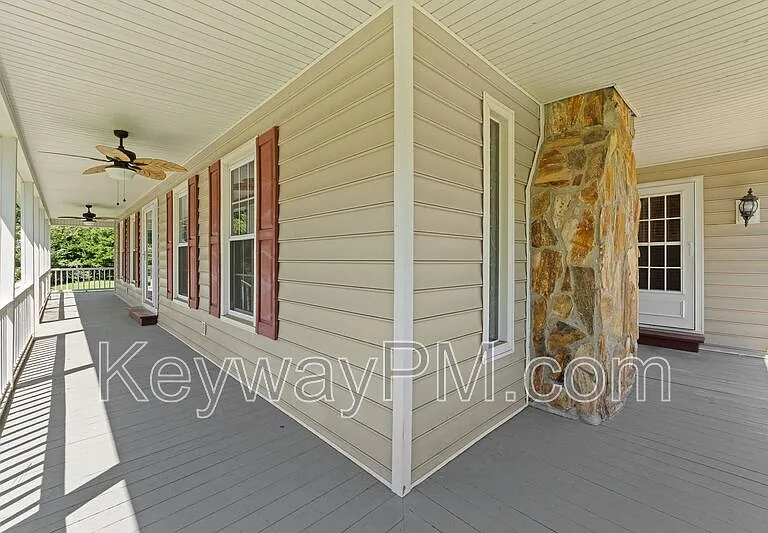 255 Silver Maple Rd — Photo 4