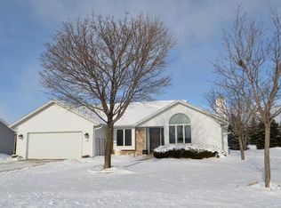 200 Harvest Way, Hartland, WI 53029