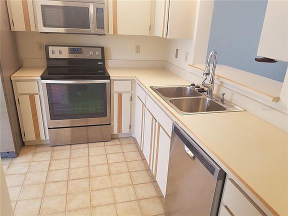 3rd image of 210 Lemon Tree Ln #210H