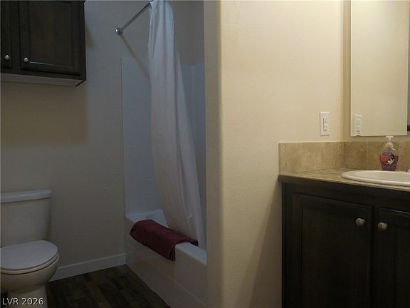 5th image of 593 Ogden Ave