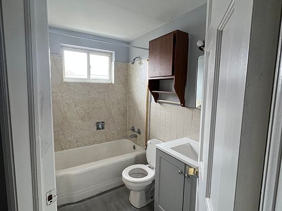 5th image of 1368 E Delavan Ave APT 2