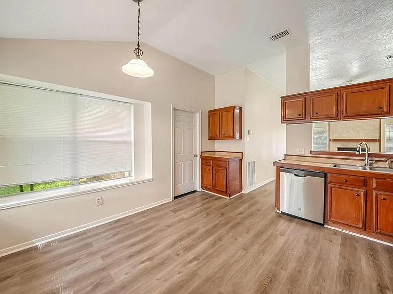 16906 Canary St — Photo 15