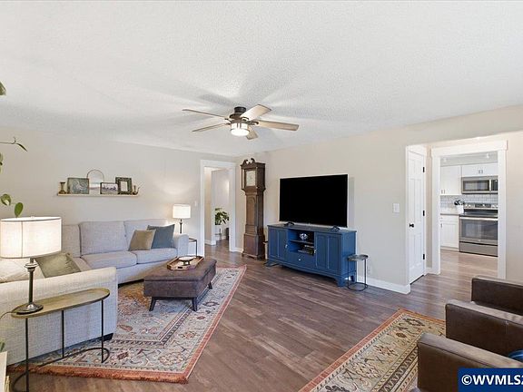 5th image of 1895 Aerial Way SE