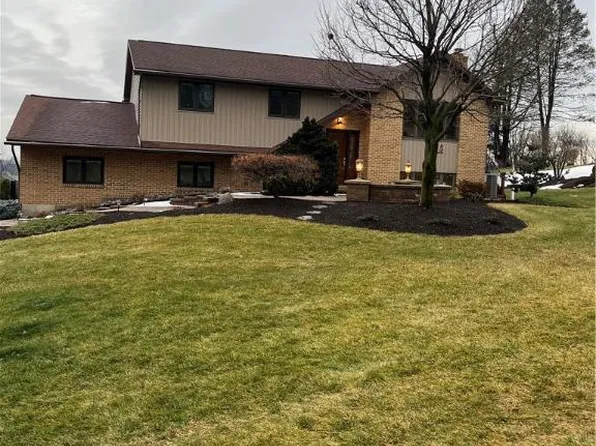 6662 Leah Dr, Slatington, PA 18080