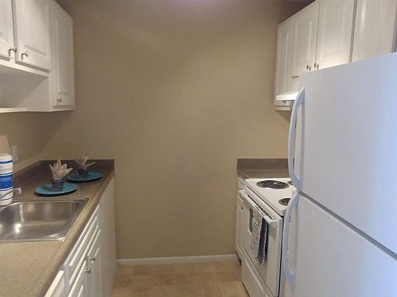 4th image of 4601 Grayview Ct