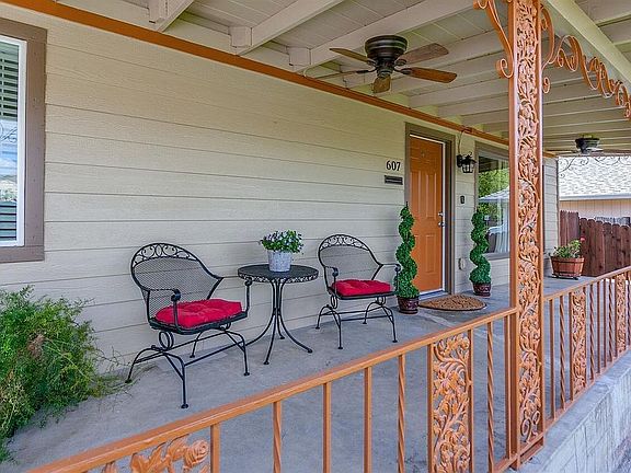 4th image of 607 Cummins Way #A