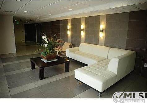 5th image of 733 S Manhattan Pl Unit 406