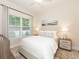 266 Farmingdale Rd #111, West Babylon, NY 11704