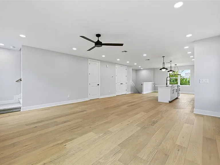 4208 W Carmen St #D — Photo 18