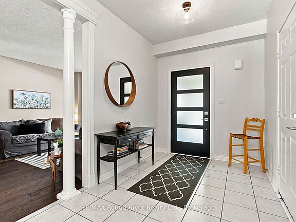 4th image of 52 Mortimer Cres