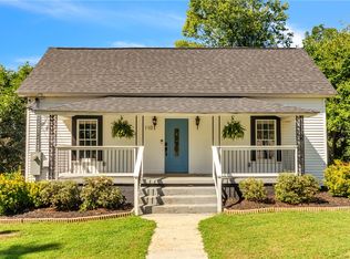 110 S 8th St, Easley, SC 29640