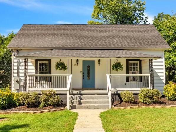 110 S 8th St, Easley, SC 29640