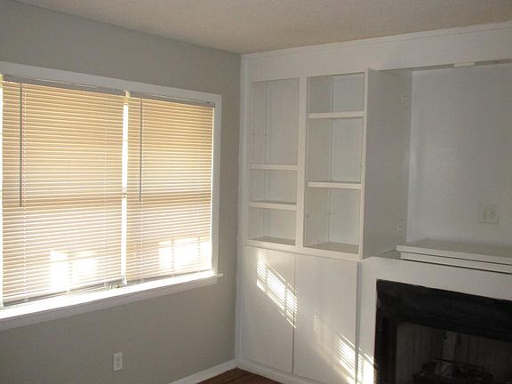 4th image of 2982 Camden St