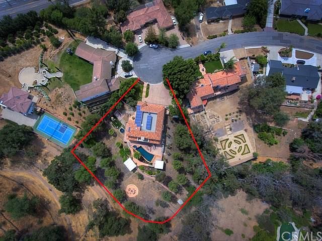 2nd image of 1106 Alta Vista Dr