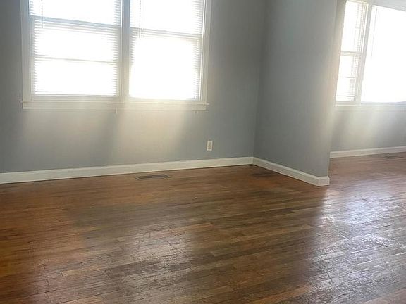 4th image of 5 41st St E