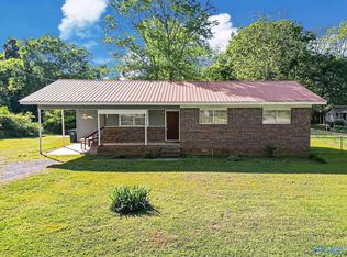 595 N Grand Ave, Collinsville, AL 35961