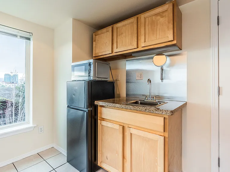 Solana Apodment Homes | International District — Photo 13