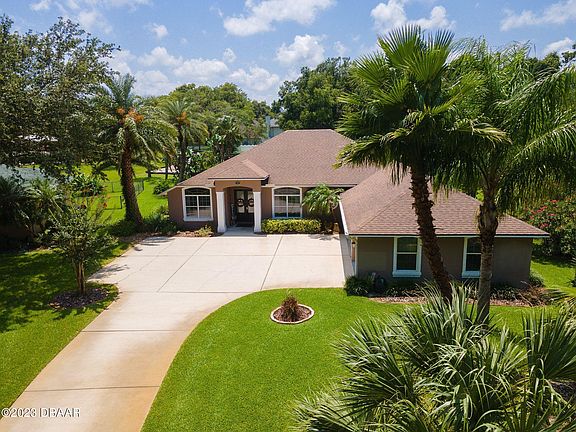 4th image of 18 Indianhead Dr