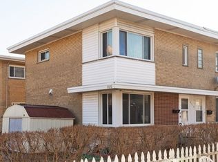 9515 Gross Point Rd #A, Skokie, IL 60076